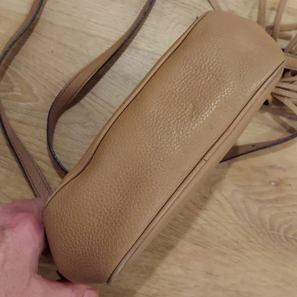 Gucci Tan Leather Crossbody Bag - Picture 4 of 16